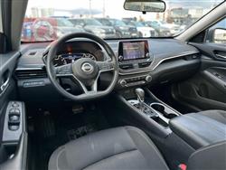 نيسان ألتيما